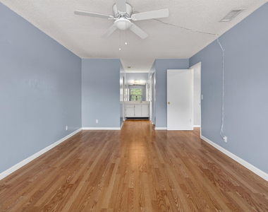 707 Stonewood Court - Photo Thumbnail 16