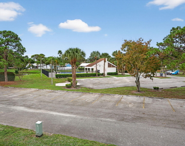 707 Stonewood Court - Photo Thumbnail 27