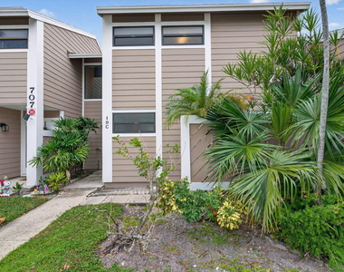 707 Stonewood Court - Photo Thumbnail 33