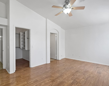 1221 N 161st Avenue - Photo Thumbnail 11