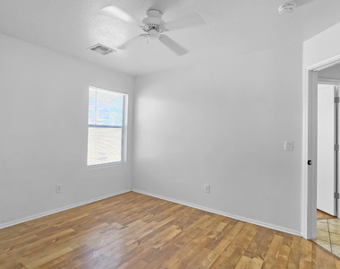 1221 N 161st Avenue - Photo Thumbnail 21
