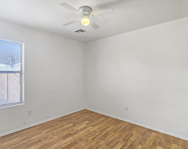 1221 N 161st Avenue - Photo Thumbnail 15