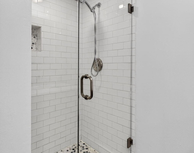 246 Charter Way - Photo Thumbnail 13