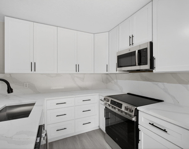 246 Charter Way - Photo Thumbnail 4