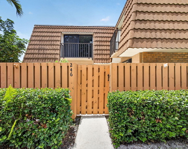 246 Charter Way - Photo Thumbnail 1