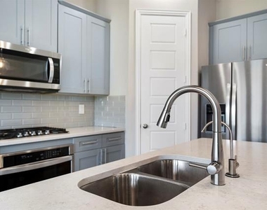 12972 Rockham Lane - Photo Thumbnail 7