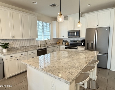 2658 S Harmony Avenue - Photo Thumbnail 8