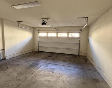 2658 S Harmony Avenue - Photo Thumbnail 6