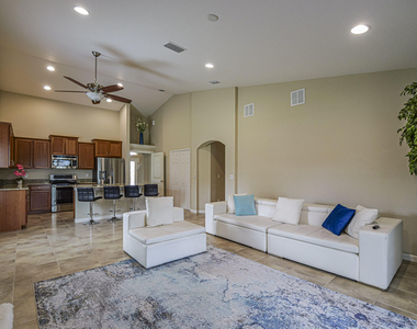 1750 Sw Berkshire Cir Circle Sw - Photo Thumbnail 9