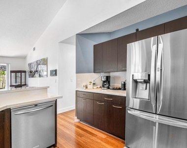 2470 Sandstone Court - Photo Thumbnail 9
