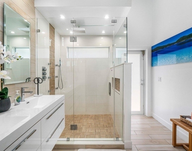 2470 Sandstone Court - Photo Thumbnail 11