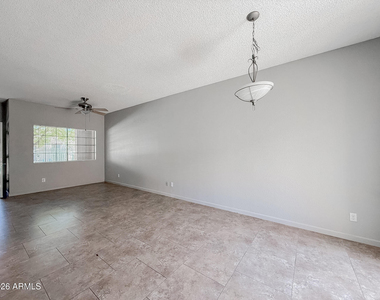 1935 W Morten Avenue - Photo Thumbnail 9
