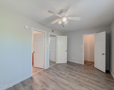 1935 W Morten Avenue - Photo Thumbnail 19