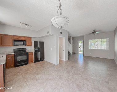 1935 W Morten Avenue - Photo Thumbnail 5