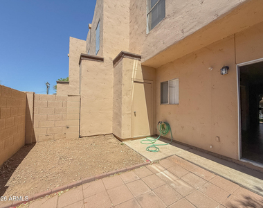1935 W Morten Avenue - Photo Thumbnail 23