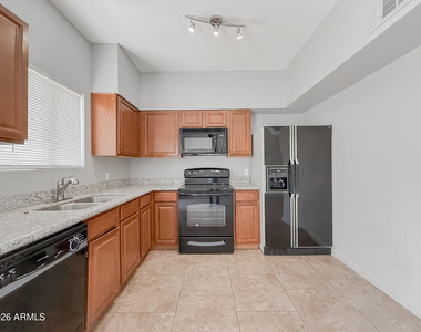 1935 W Morten Avenue - Photo Thumbnail 6