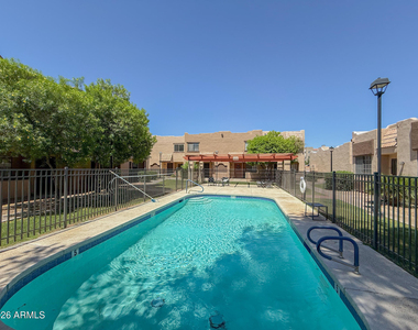 1935 W Morten Avenue - Photo Thumbnail 25