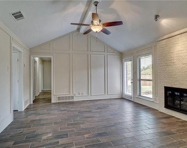 753 Eagle Drive - Photo Thumbnail 4