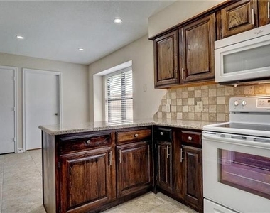 753 Eagle Drive - Photo Thumbnail 9