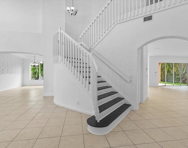 1831 Waldorf Drive - Photo Thumbnail 12