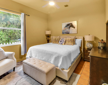 7086 Hall Boulevard - Photo Thumbnail 15