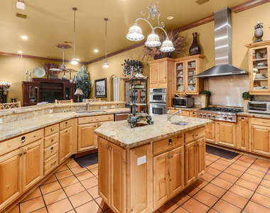 7086 Hall Boulevard - Photo Thumbnail 9