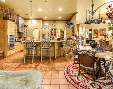 7086 Hall Boulevard - Photo Thumbnail 7