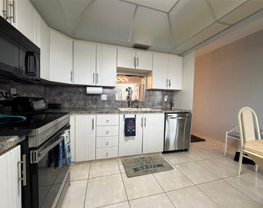 2304 Lucaya Lane - Photo Thumbnail 16