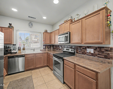 2348 N 84th Drive - Photo Thumbnail 8