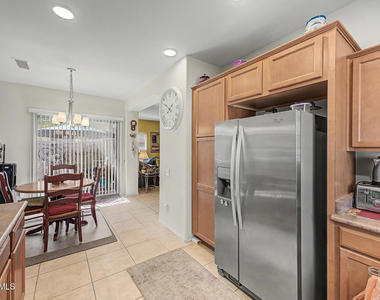 2348 N 84th Drive - Photo Thumbnail 11