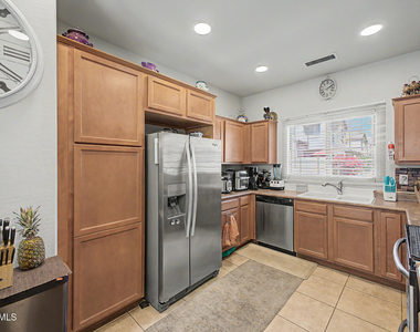 2348 N 84th Drive - Photo Thumbnail 9