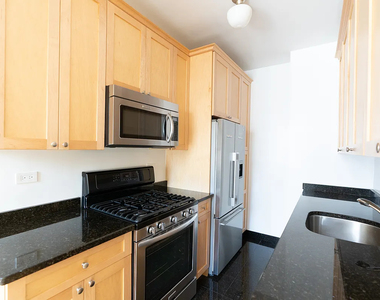 East 68th Street - Photo Thumbnail 2