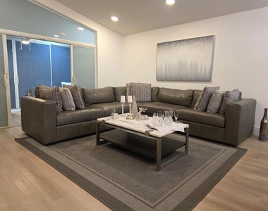 11313 Ola Avenue - Photo Thumbnail 7