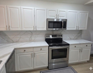 11313 Ola Avenue - Photo Thumbnail 2