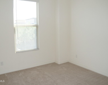 7496 E Via De Luna Drive - Photo Thumbnail 11