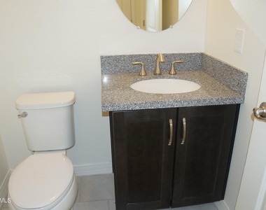 7496 E Via De Luna Drive - Photo Thumbnail 5