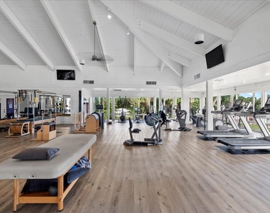 11863 Wimbledon Circle - Photo Thumbnail 13