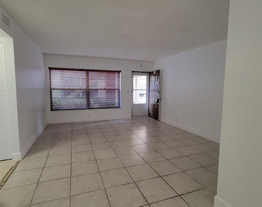 3712 N University Drive - Photo Thumbnail 9