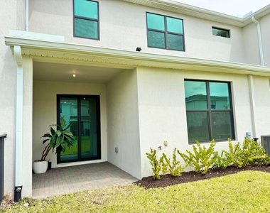 14122 Sw Thorens Drive - Photo Thumbnail 24