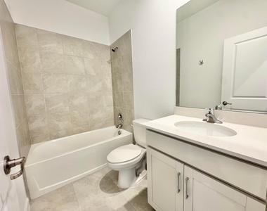 14122 Sw Thorens Drive - Photo Thumbnail 6