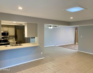 5714 W Carol Ann Way - Photo Thumbnail 7