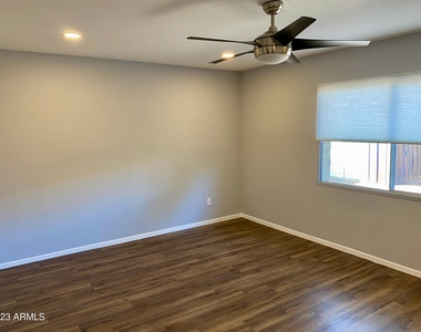 5714 W Carol Ann Way - Photo Thumbnail 8