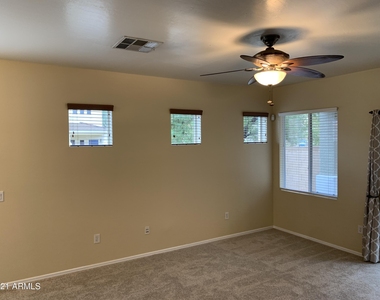 3040 W Cavalry Drive - Photo Thumbnail 3