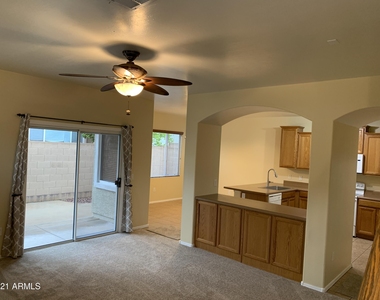 3040 W Cavalry Drive - Photo Thumbnail 5