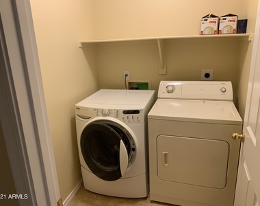 3040 W Cavalry Drive - Photo Thumbnail 13