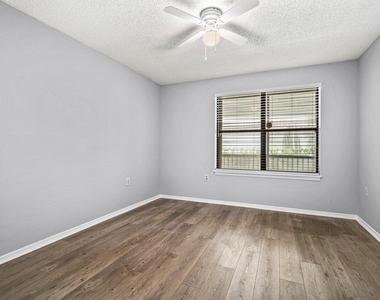 2305 N Congress Avenue - Photo Thumbnail 17