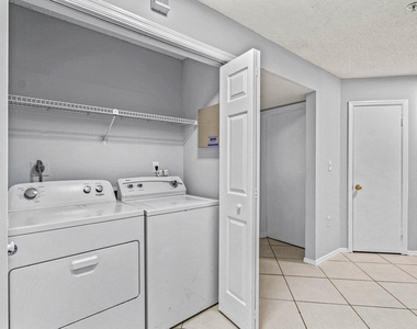 2305 N Congress Avenue - Photo Thumbnail 9