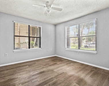 2305 N Congress Avenue - Photo Thumbnail 10