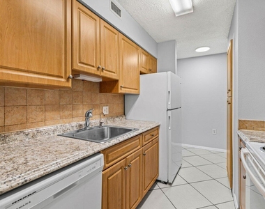2305 N Congress Avenue - Photo Thumbnail 7