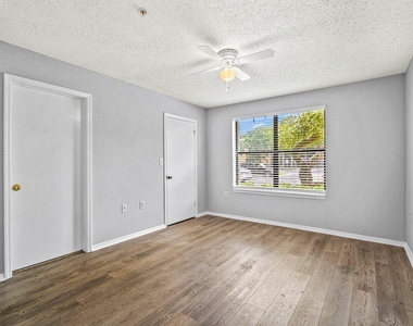 2305 N Congress Avenue - Photo Thumbnail 14